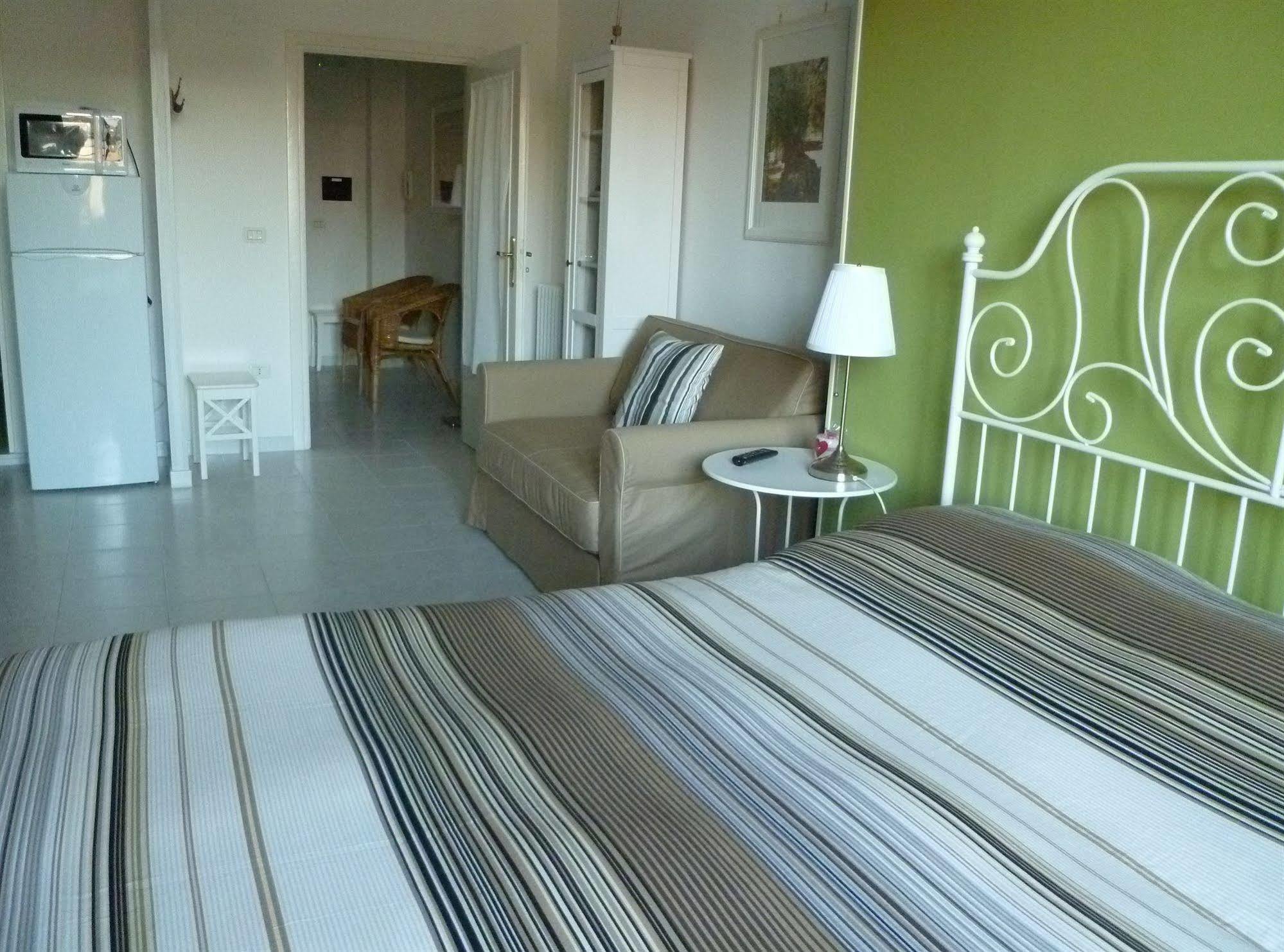 B&B Le Comari Salentine Lecce Exterior foto